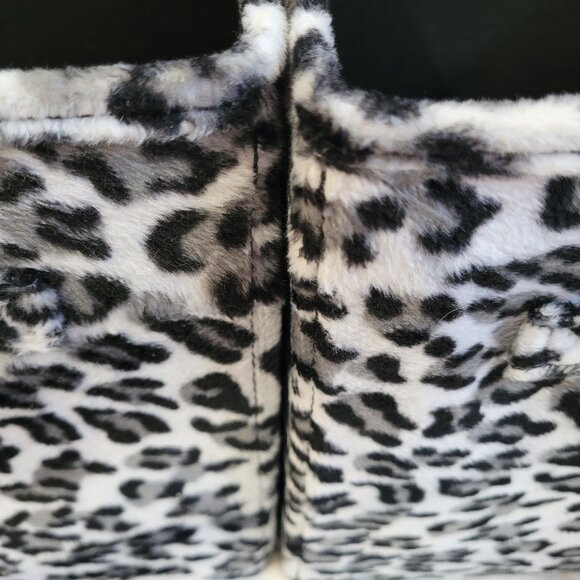 Two 11x11 Fuzzy Cloth Snow Leopard Print Storage Cubes Target - Picture 3 of 6